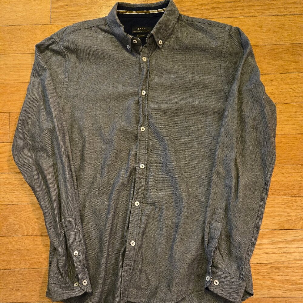 Zara Mens Medium Relaxed Fit Button Up Collared Solid Dark Gray Flannel Shirt